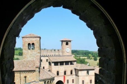 buildings through an arc