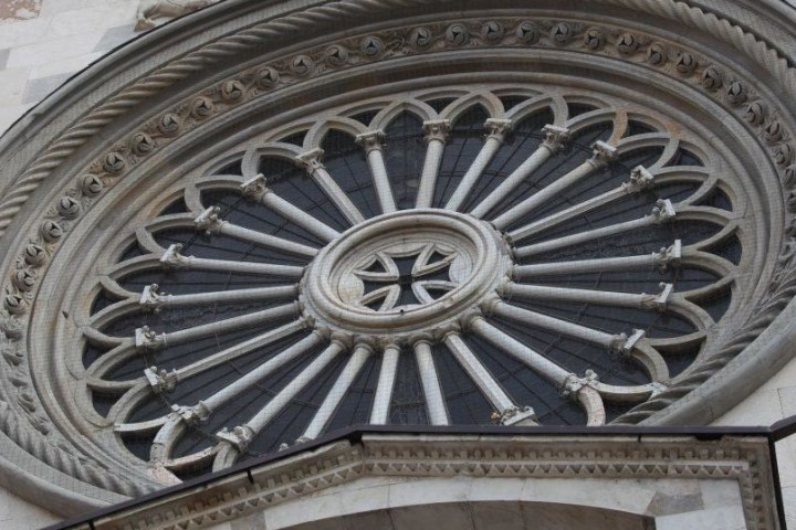 rose window